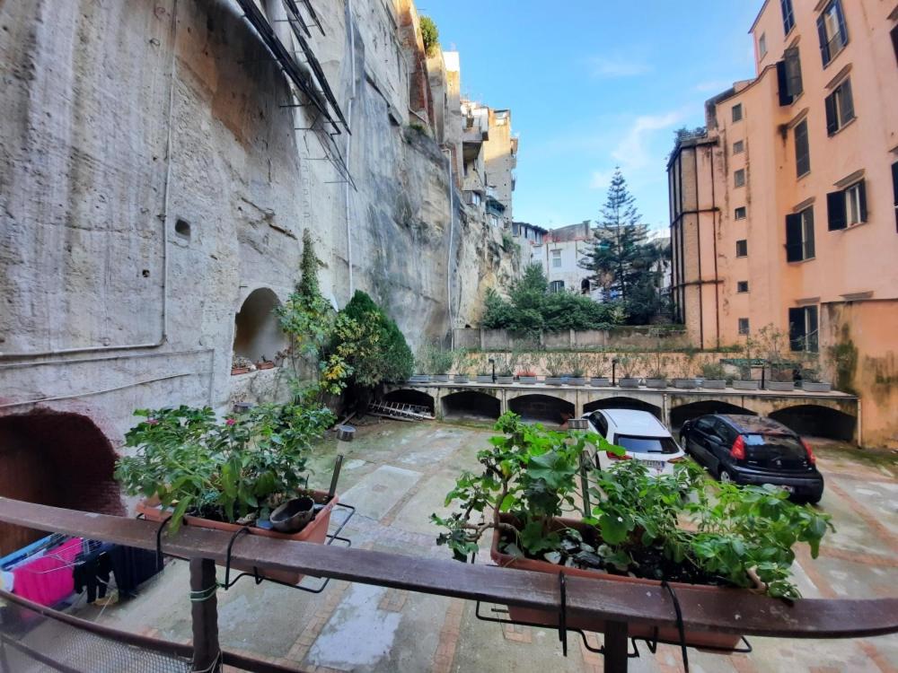 La Casa Nella Roccia Apartment Napoli Exterior foto