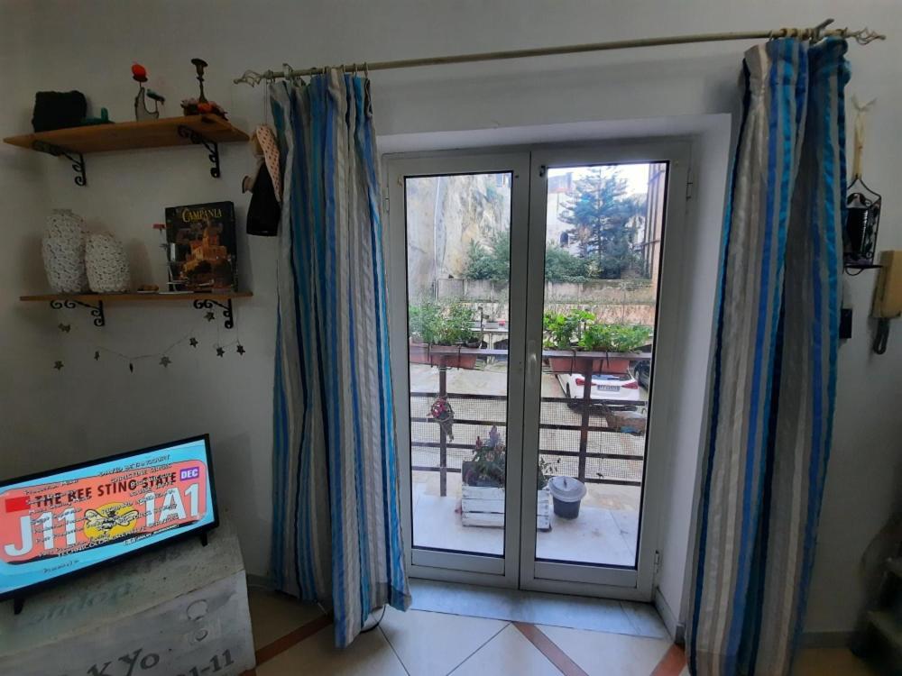 La Casa Nella Roccia Apartment Napoli Exterior foto