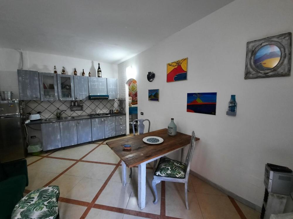 La Casa Nella Roccia Apartment Napoli Exterior foto